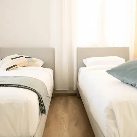 Casa 8 - Two Bedroom House In * Patras