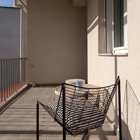 Casa 8 - Two Bedroom House In Patras