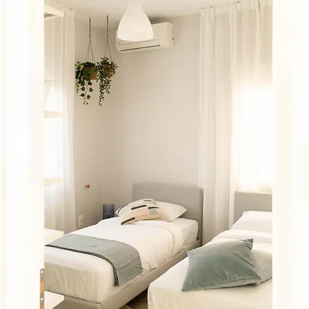 Casa 8 - Two Bedroom House In Apartment