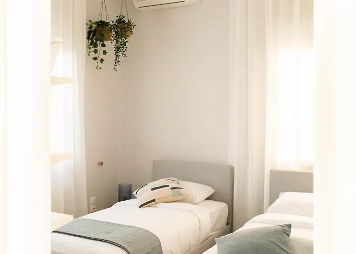 Casa 8 - Two Bedroom House In Apartamento