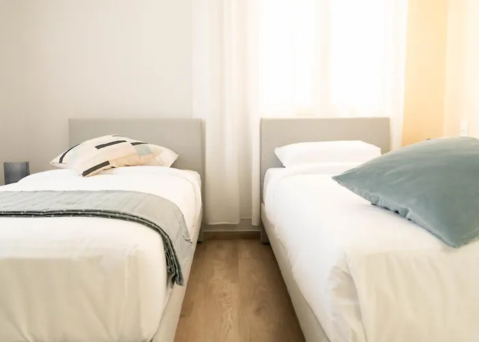 Casa 8 - Two Bedroom House In * Patras